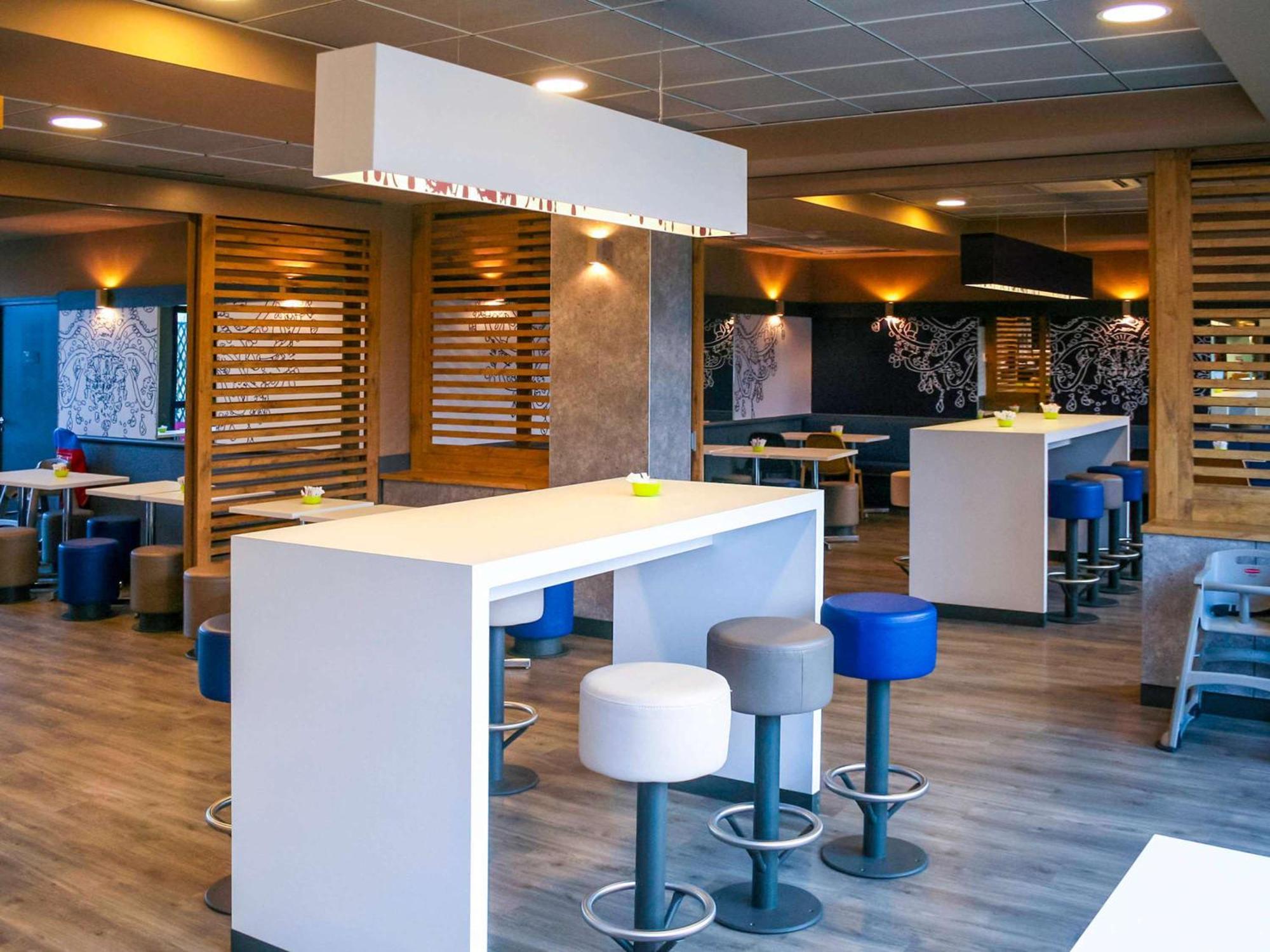 Ibis Budget Marne La Vallee Pontault Combault ภายนอก รูปภาพ