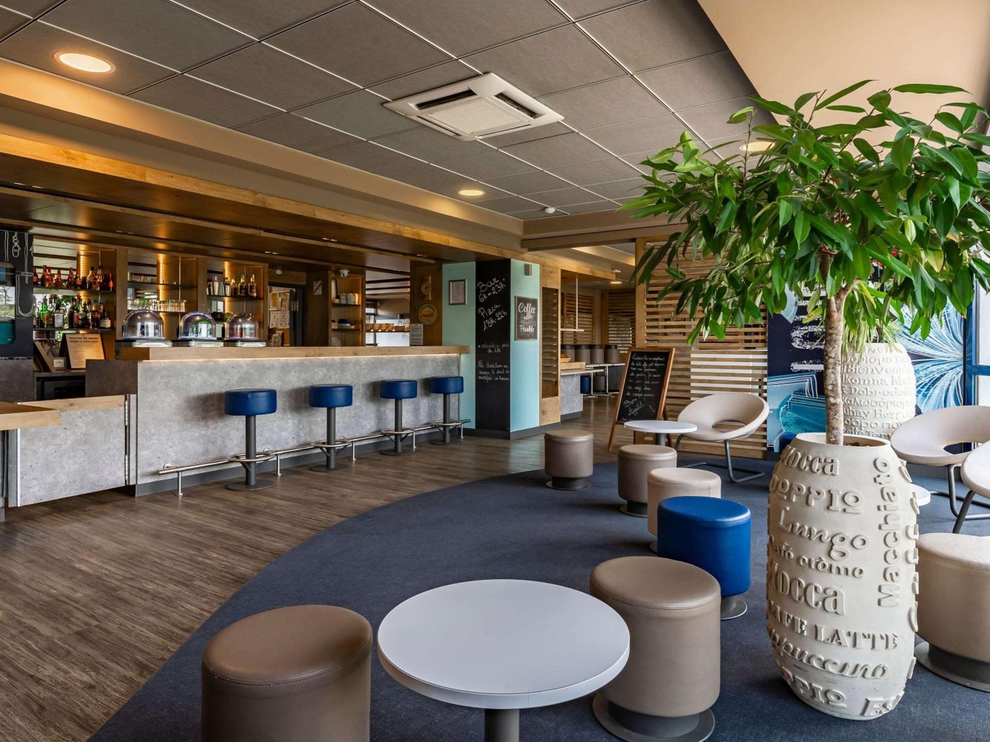 Ibis Budget Marne La Vallee Pontault Combault ภายนอก รูปภาพ