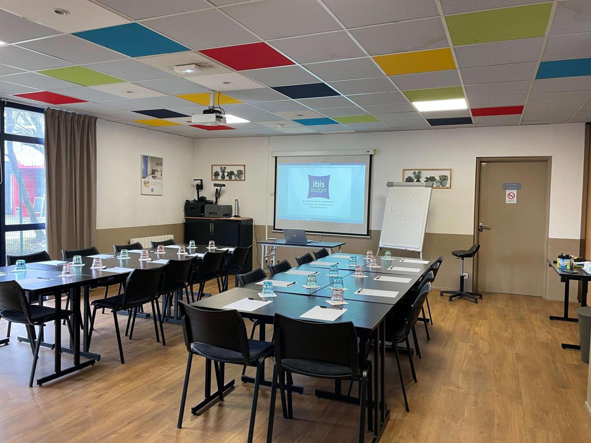 Ibis Budget Marne La Vallee Pontault Combault ภายนอก รูปภาพ