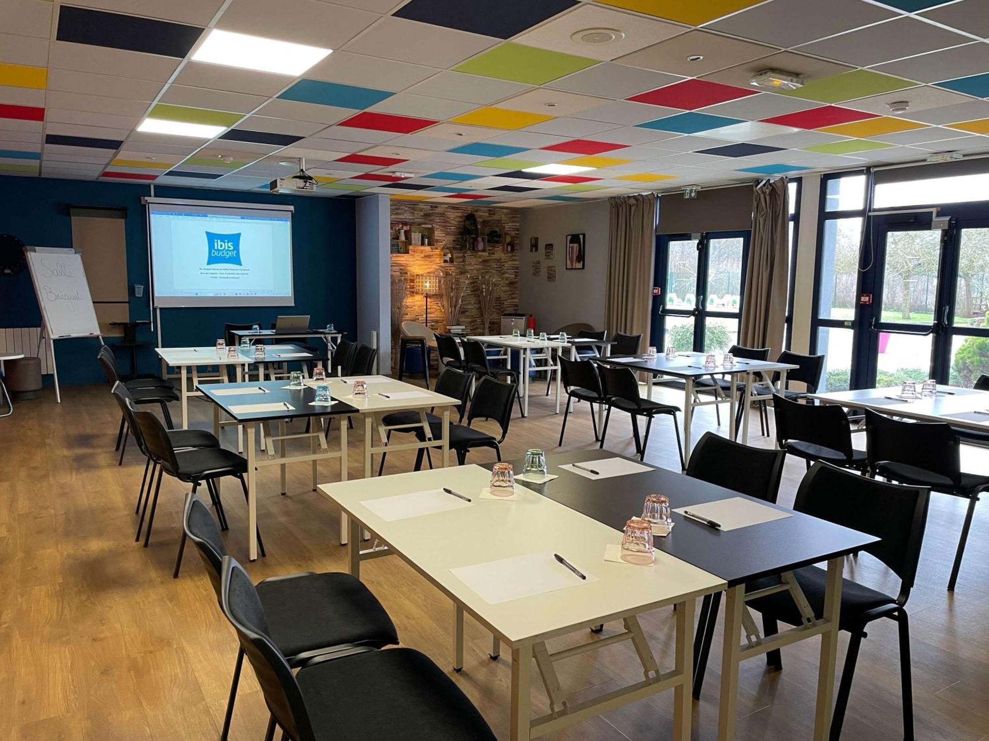 Ibis Budget Marne La Vallee Pontault Combault ภายนอก รูปภาพ