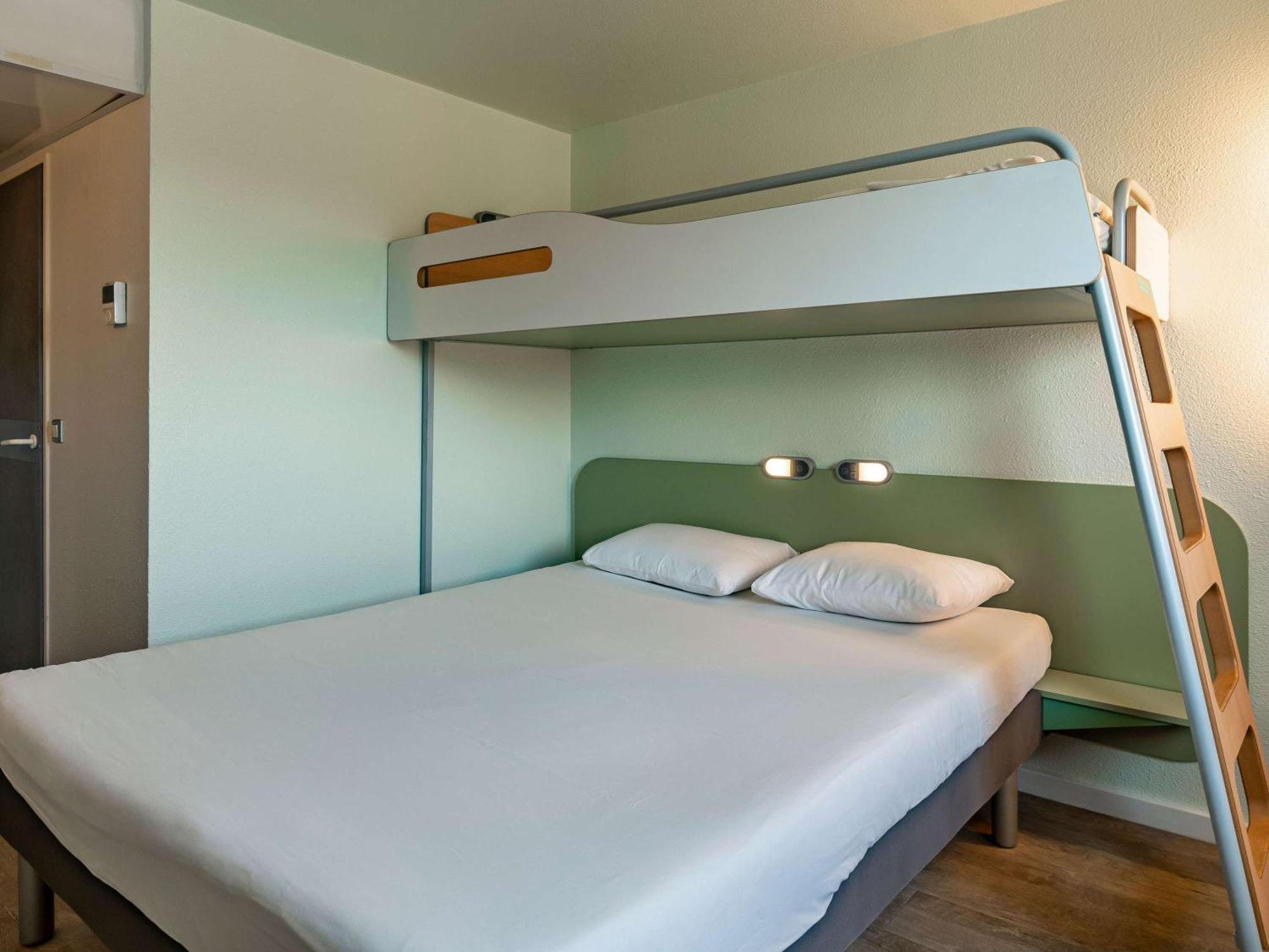 Ibis Budget Marne La Vallee Pontault Combault ภายนอก รูปภาพ