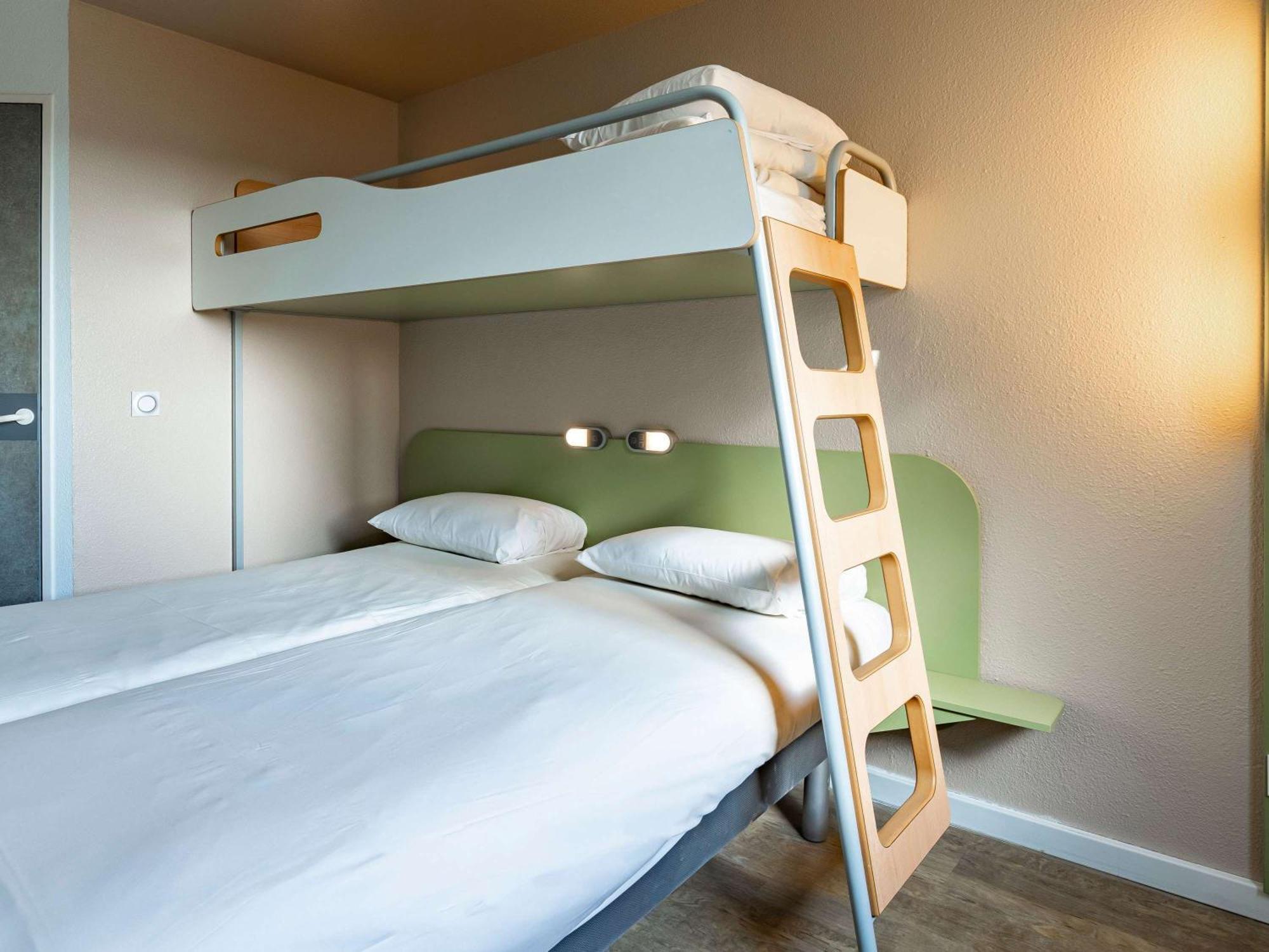 Ibis Budget Marne La Vallee Pontault Combault ภายนอก รูปภาพ