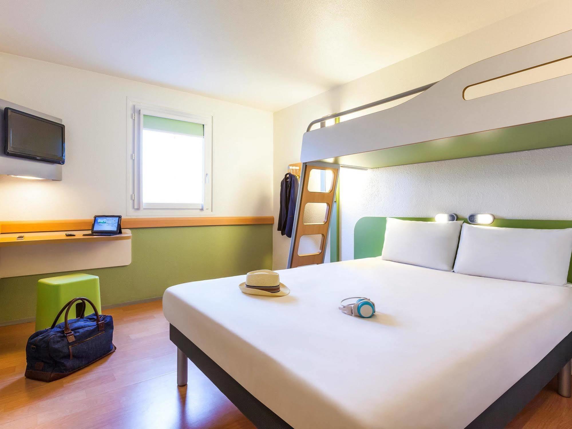 Ibis Budget Marne La Vallee Pontault Combault ภายนอก รูปภาพ