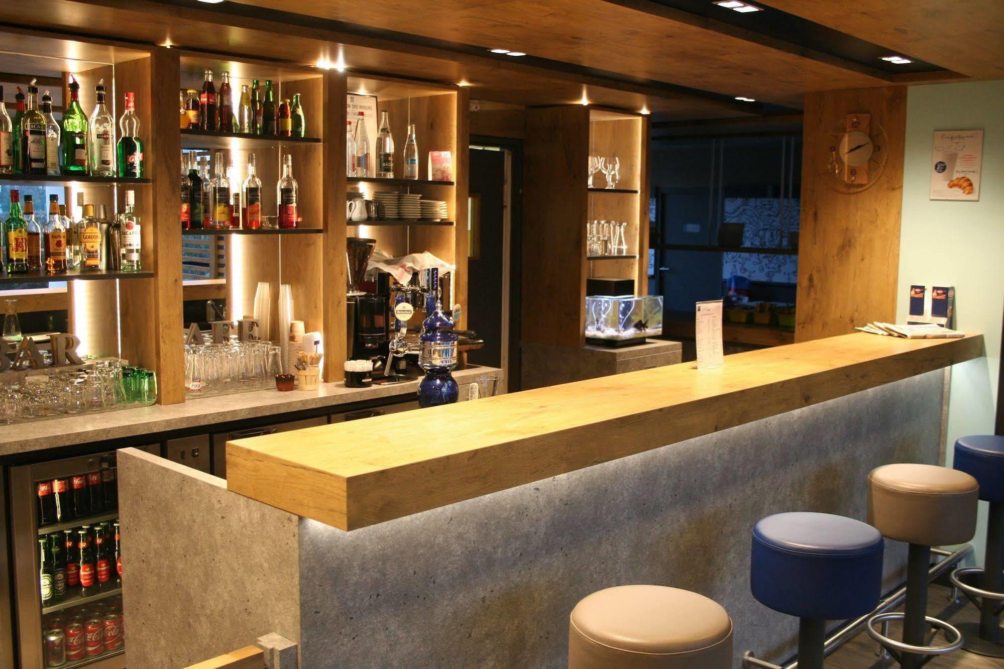 Ibis Budget Marne La Vallee Pontault Combault ภายนอก รูปภาพ