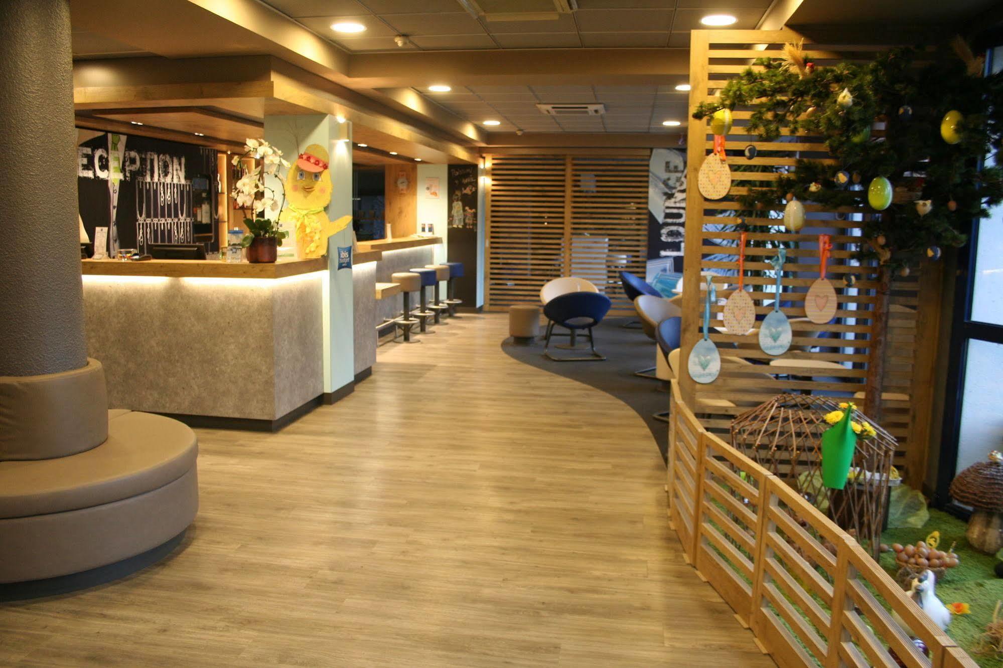 Ibis Budget Marne La Vallee Pontault Combault ภายนอก รูปภาพ