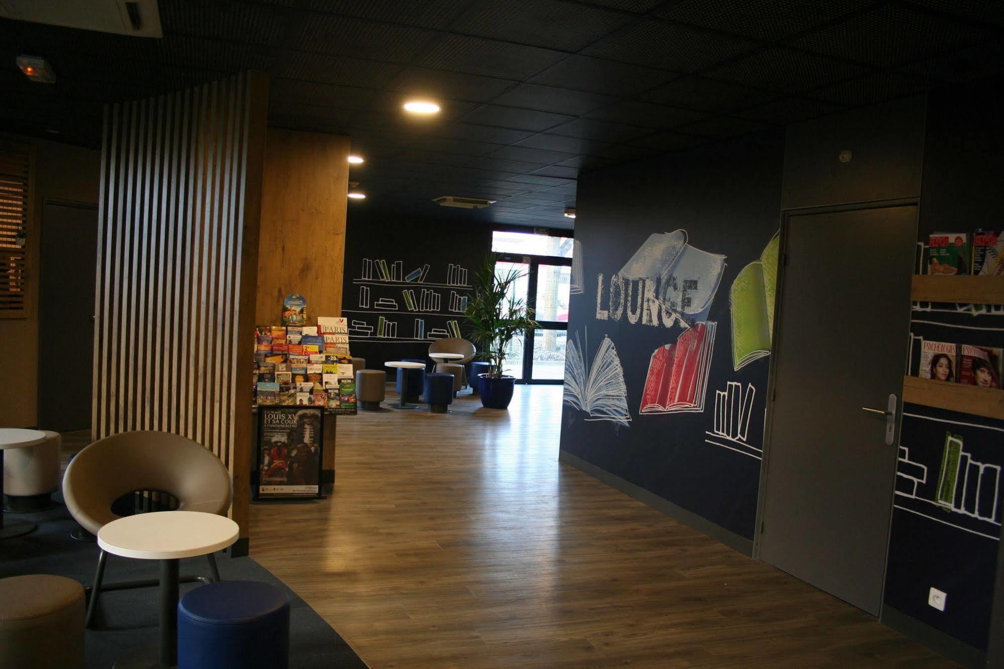 Ibis Budget Marne La Vallee Pontault Combault ภายนอก รูปภาพ